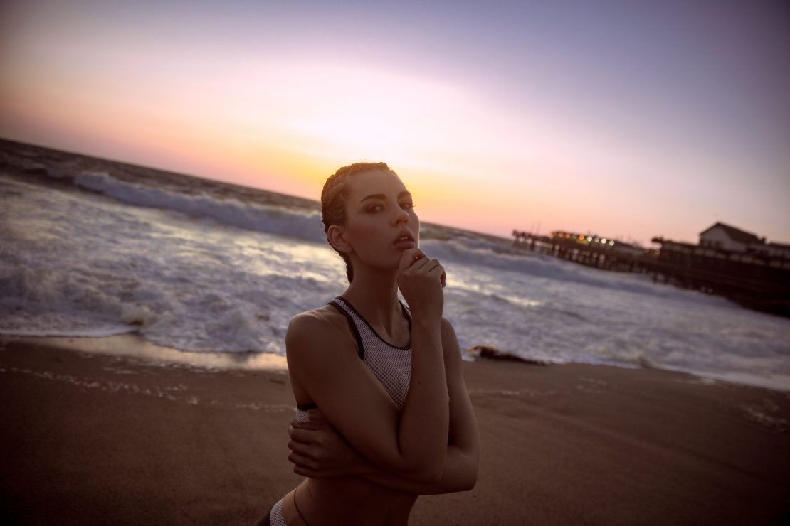 Portrait von Schauspielerin und Model Anna-Lea Mende am Strand von Redondo Beach, Los Angeles. Portrait of actress and model Anna-Lea Mende at the beach of Redondo Beach, Los Angeles.