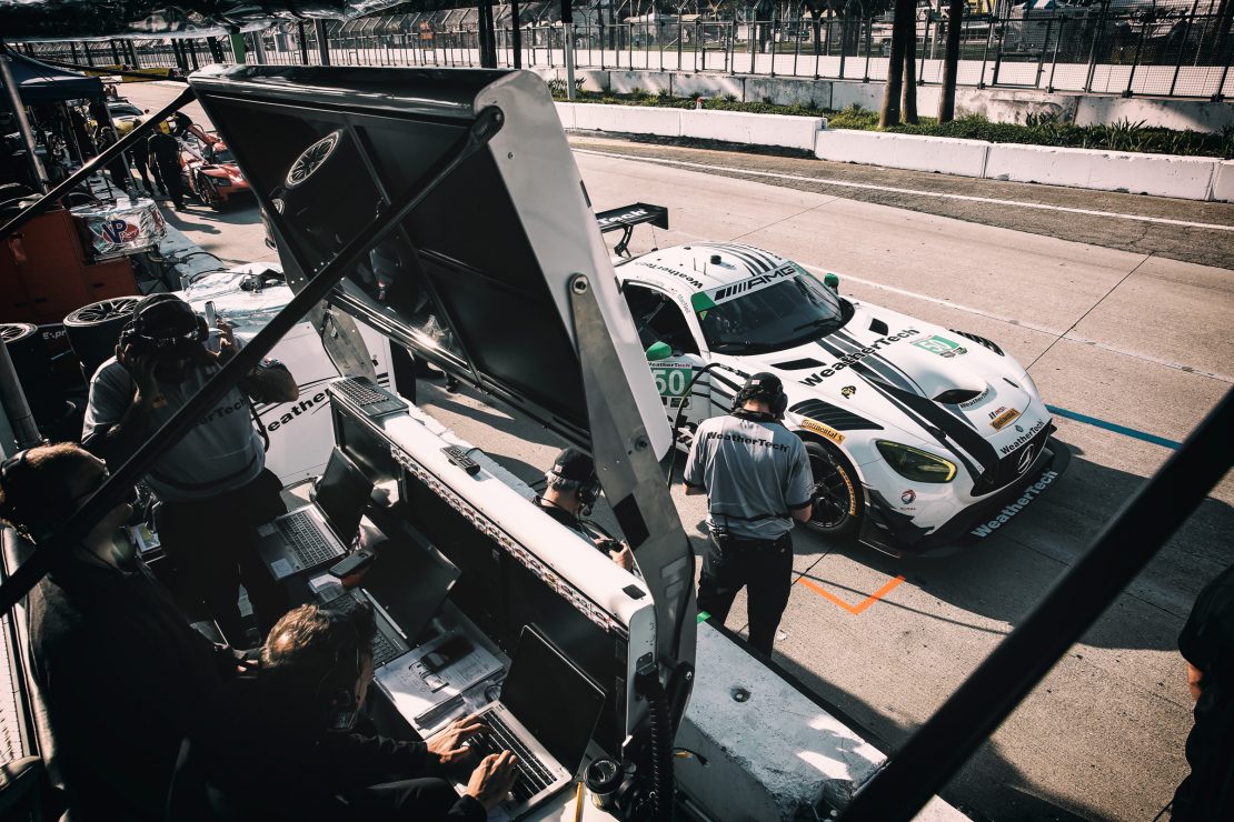 Weathertech Mercedes AMG-GT3 by Riley Motorsports in der Boxengasse in Long Beach, Los Angeles. Weathertech Mercedes AMG-GT3 of Riley Motorsports in the pitlane of Long Beach, Los Angeles.
